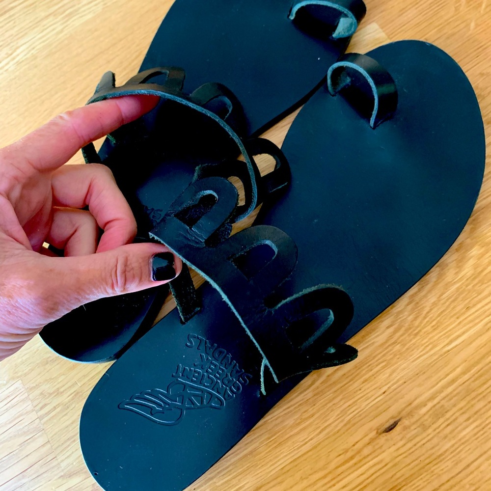 ANCIENT GREEK SANDALS size 8 black sandals